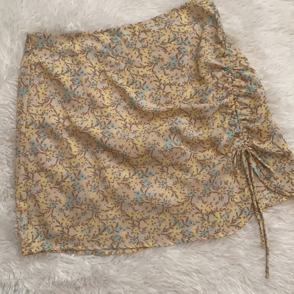NWOT Pacsun floral skirt